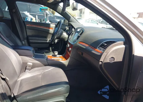 2014 Chrysler 300 z USA, uszkodzony, nr VIN 2C3CCAAG8EH156946